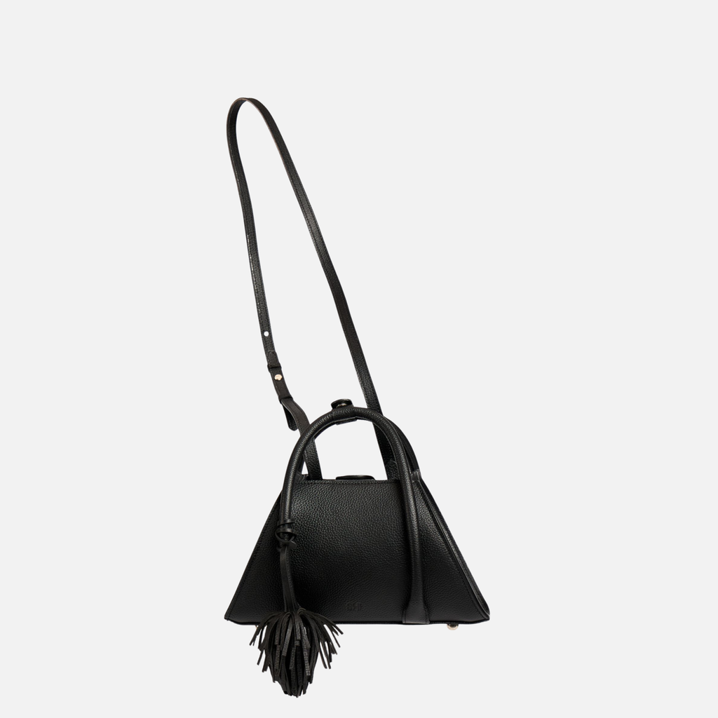 04 IN BLACK