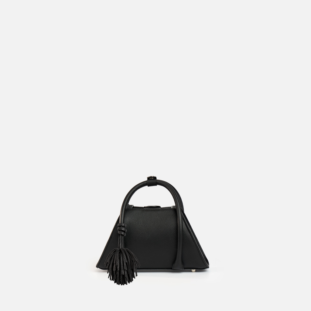 04 IN BLACK